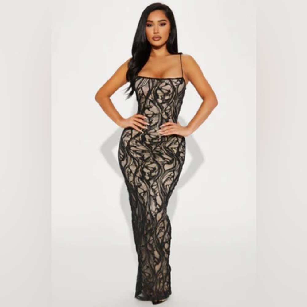 Fashion Nova Black and Cream Maxi Dress